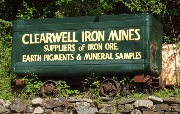 clearwell caves entranceway signage